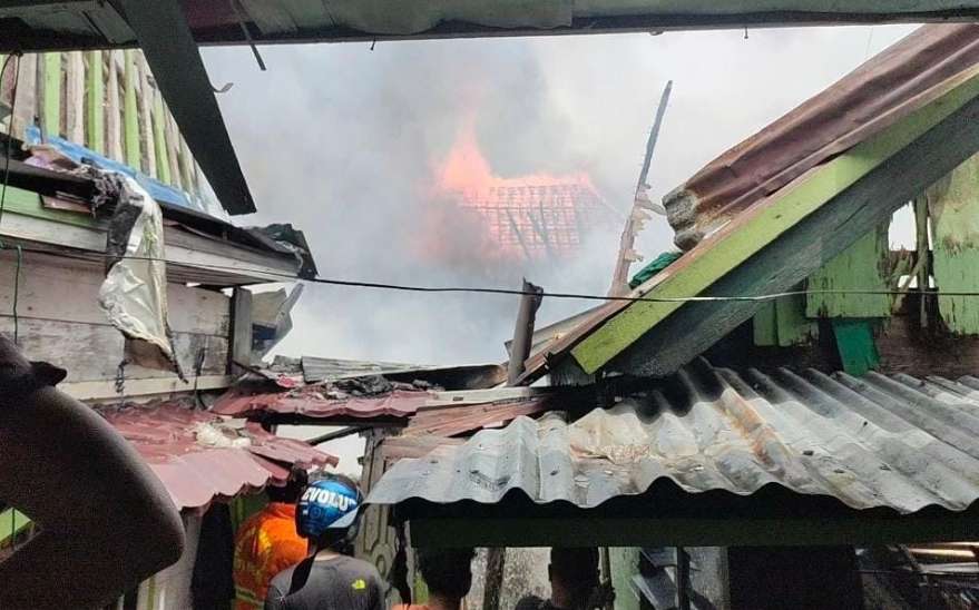 Kebakaran di 5 Ulu Palembang, 6 Rumah Hangus Terbakar