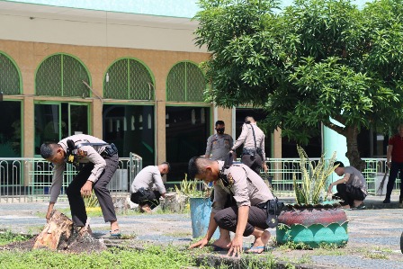 Sasar Rumah Ibadah Lakukan Bhakti Sosial