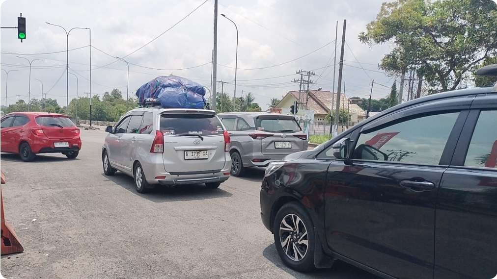 Rest Area Dadakan di Exit Tol Celikah Diserbu Pemudik, Arus Balik Tetap Lancar Meski Ramai