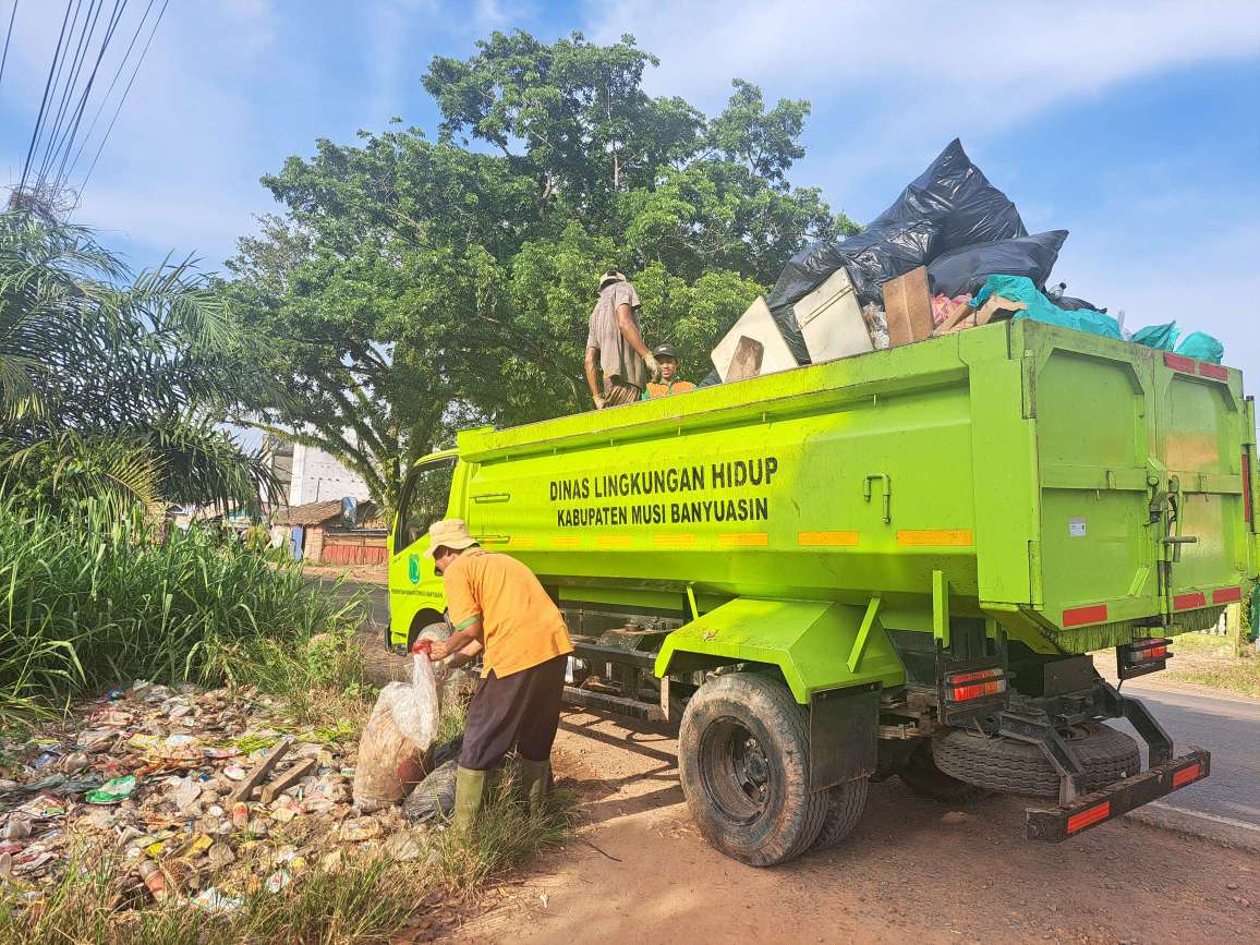 Armada Angkutan Sampah Baru Mulai Beroperasi di Sungai Lilin, Penumpukan Sampah Dipastikan Berkurang