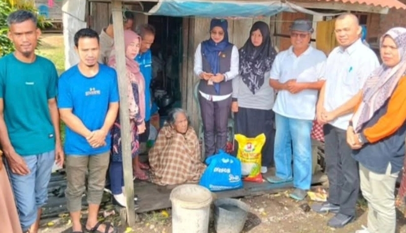 Dinsos Muba Salurkan Bantuan untuk Dua Lansia di Balai Agung