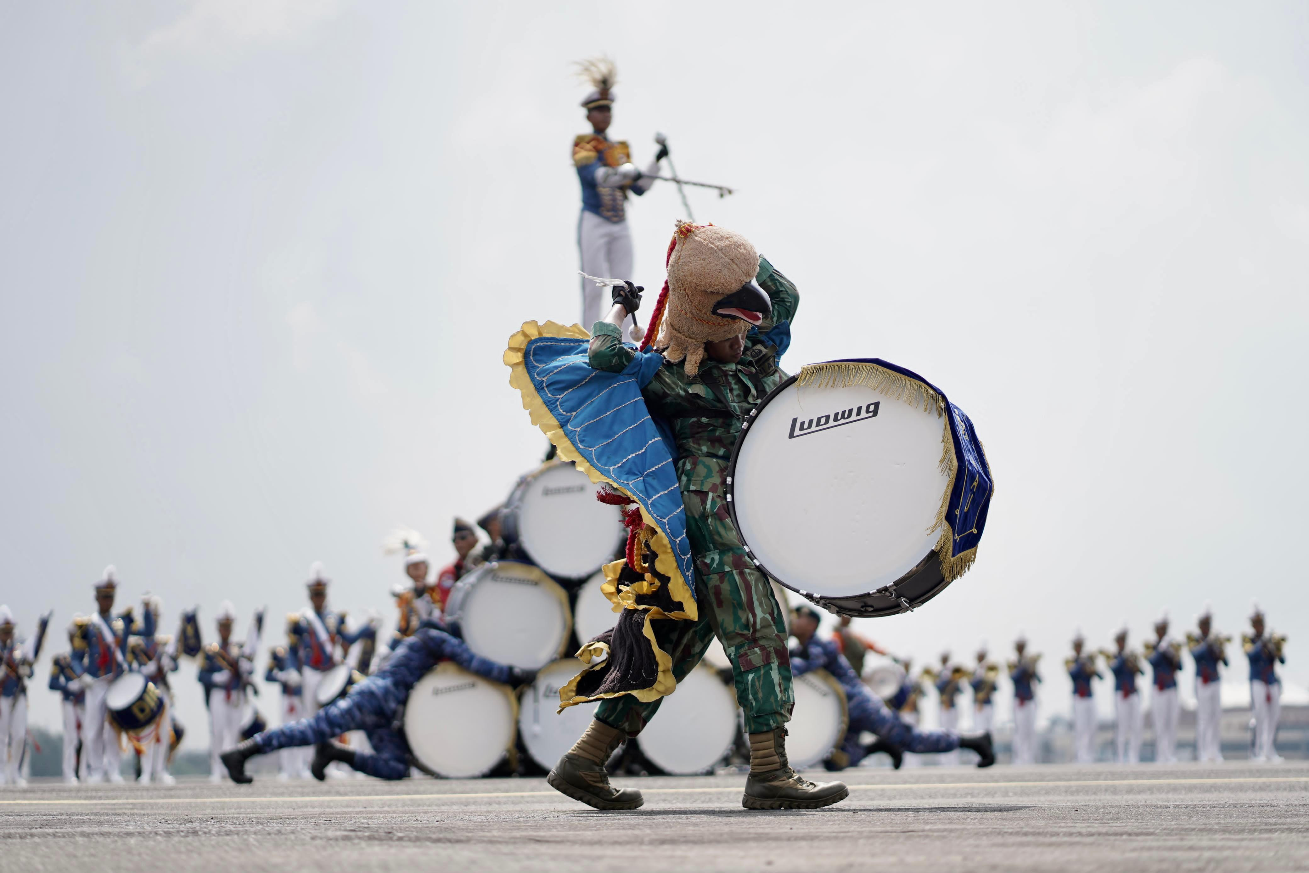 Pj Gubernur Apresiasi Penampilan Display Drumband Taruna dan Taruni AAU di Kota Palembang