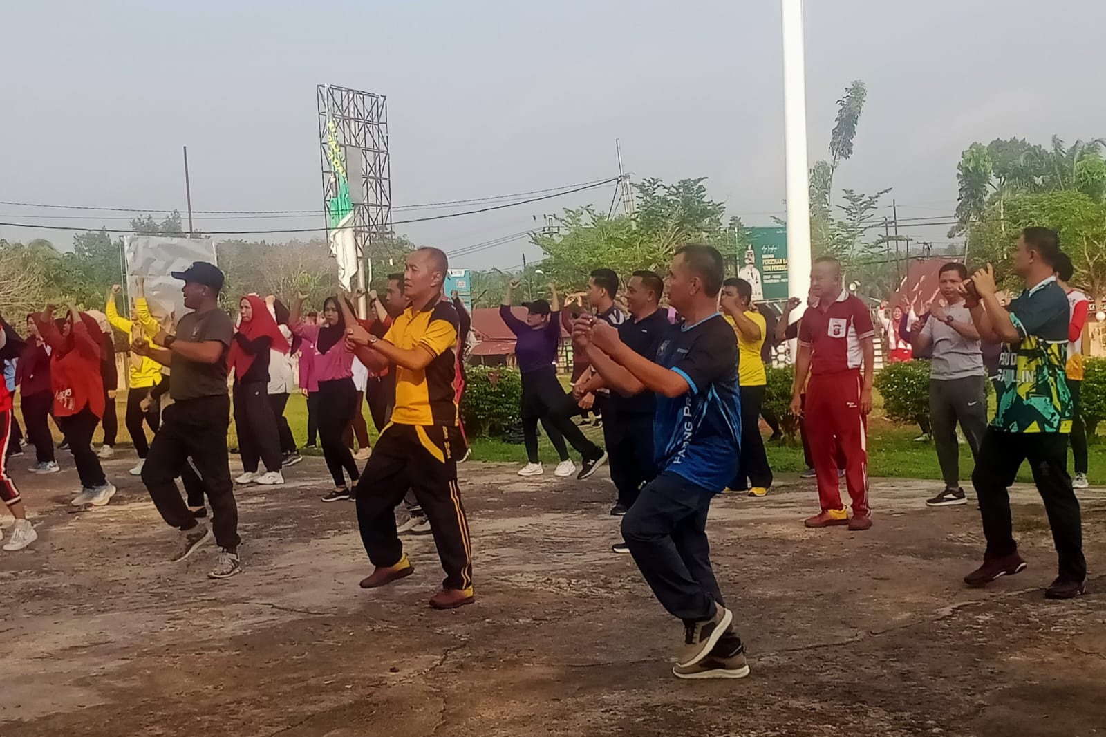 Pemerintah Kecamatan Sungai Lilin Gelar Senam Jum'at Bersama