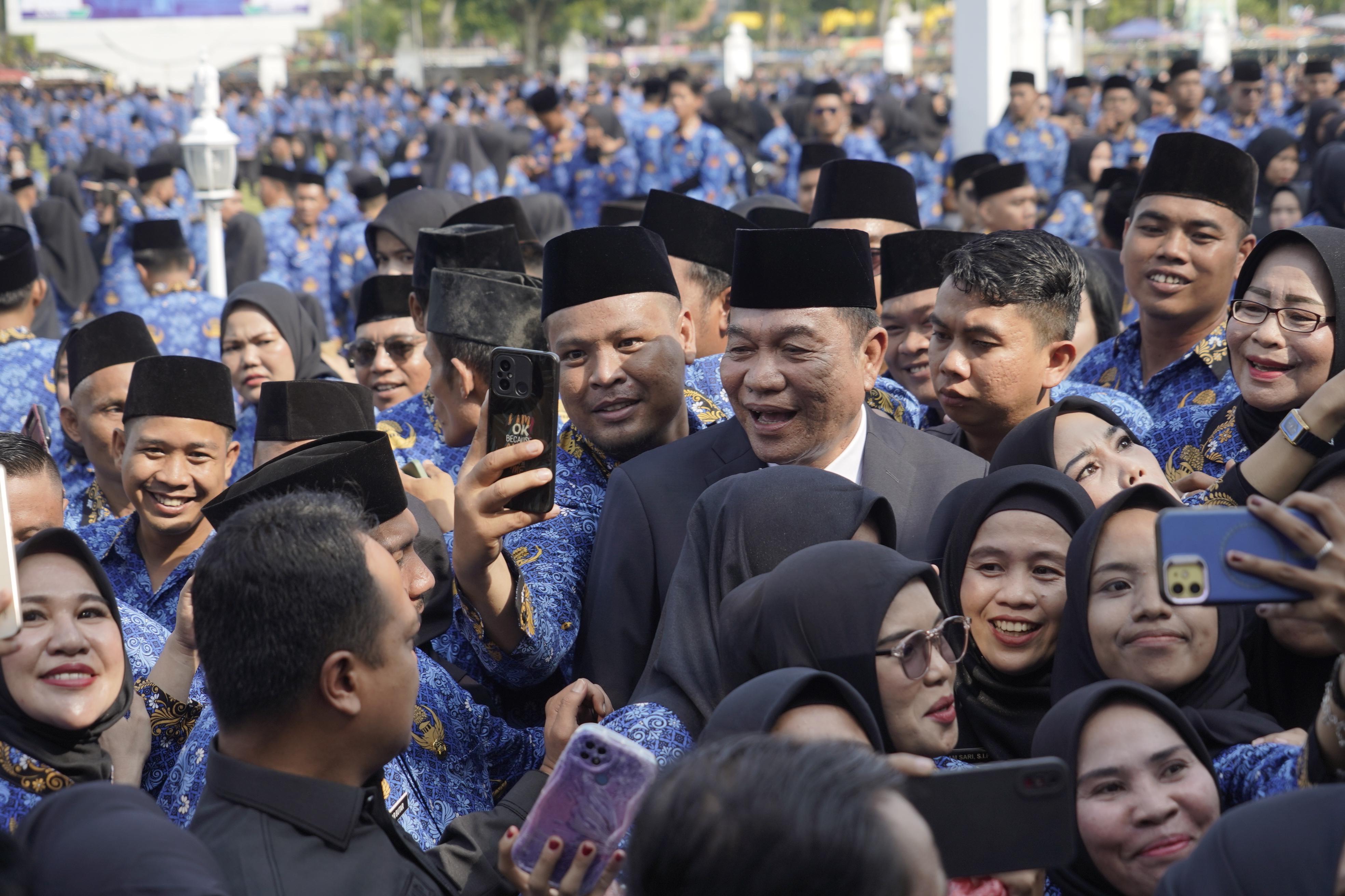 Bupati Muba Lantik 2.838 PPPK DAN 151 CPNS, Ini Pesan yang Disampaikan