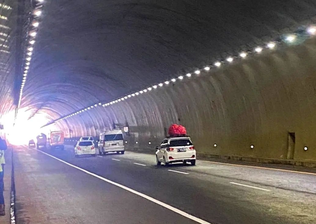 Tinjau Terowongan Tol Cisamdawu, Menteri Basuki Pastikan Tidak Ada Keretakan Akibat Gempa