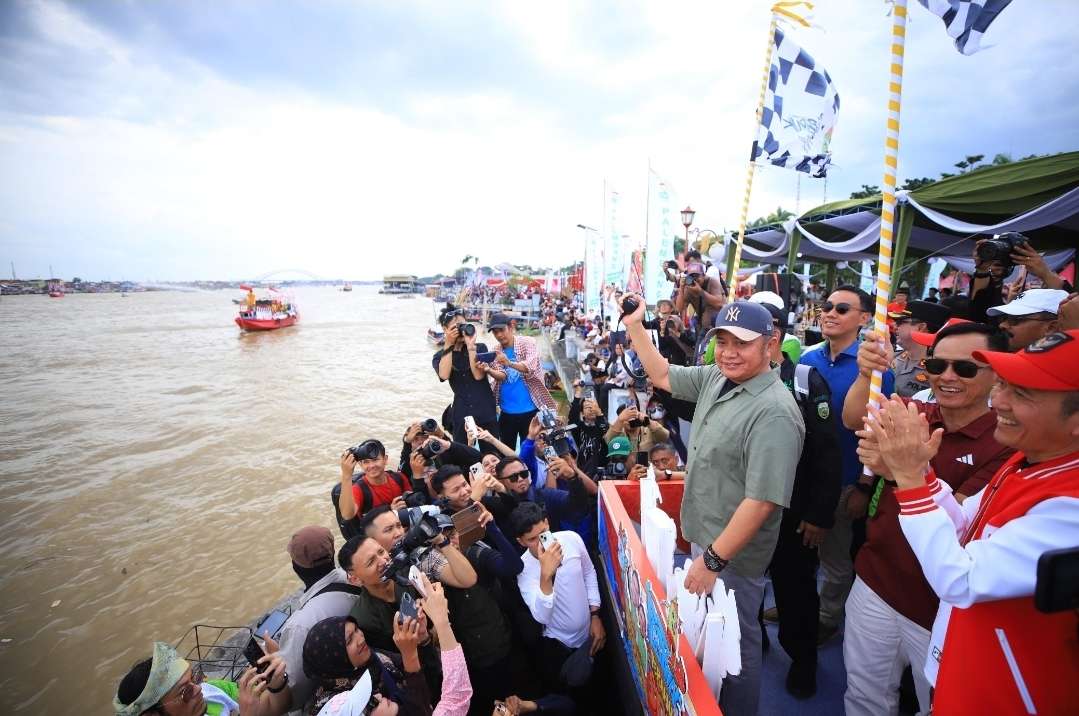 Gubernur Herman Deru Ingin Festival Perahu Bidar Palembang Jadi Agenda Wisata Dunia