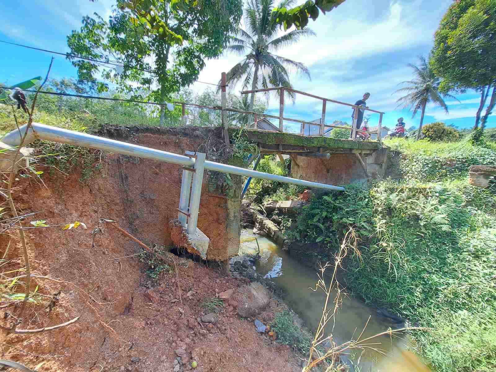 Belum Ada Kejelasan, Warga Desa Mulyo Rejo Berharap Pemkab Muba Jembatan Dibenahi