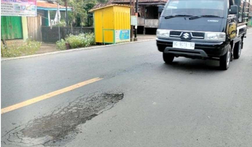 Baru Diperbaiki, Jalan Nasional di Ngulak 1 Sanga Desa Kembali Muncul Kerusakan