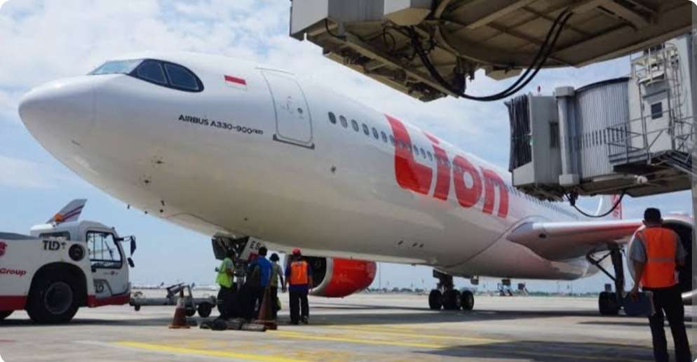 Pesawat Gagal Terbang, Penumpang Lion Air Terlantar