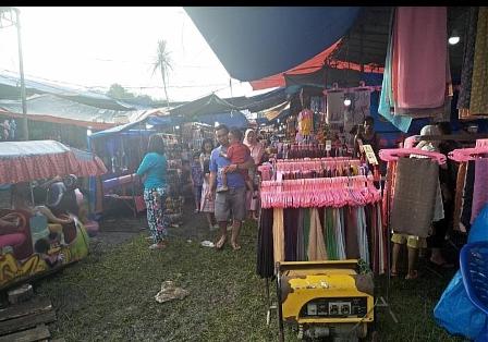 Antusiasnya Warga Sanga Desa, Kunjungi Pasar Malam  