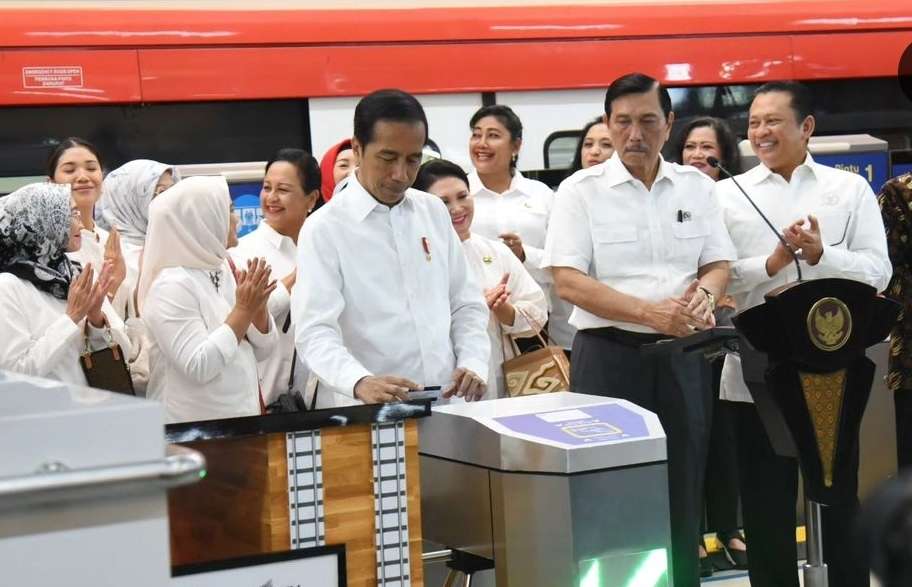 Presiden Jokowi Resmikan LRT Jabodebek, Moda Transportasi Massal di Ibukota Makin Lengkap