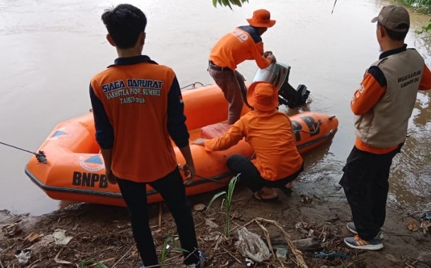 Warga Tanjung Merindu Hanyut Terseret Arus Sungai Komering