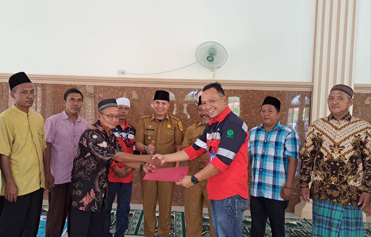 Berkat Perhatian PJ Bupati, PT PMC Serahkan Bantuan CSR Rp 100 Juta Ke Panitia Pembangunan Masjid Al Mutaqqin 