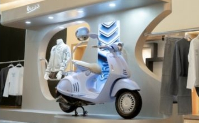 Vespa 946 Snake Edition Mejeng Pacific Place Mall SCBD