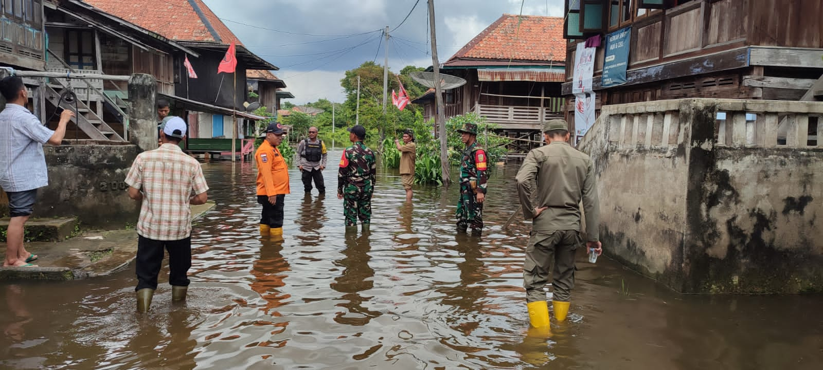 Tim Gabungan Cek Kondisi 'Ayo Nalam' di Kecamatan Sanga Desa, Masyarakat Masih Beraktivitas Seperti Biasa