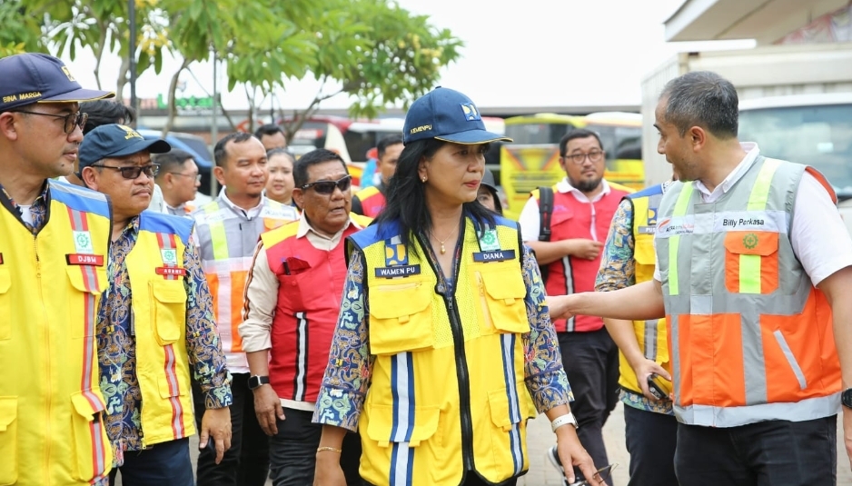 Persiapan Sambut Momen Nataru, Wamen PUPR Tinjau Tol Trans Sumatera