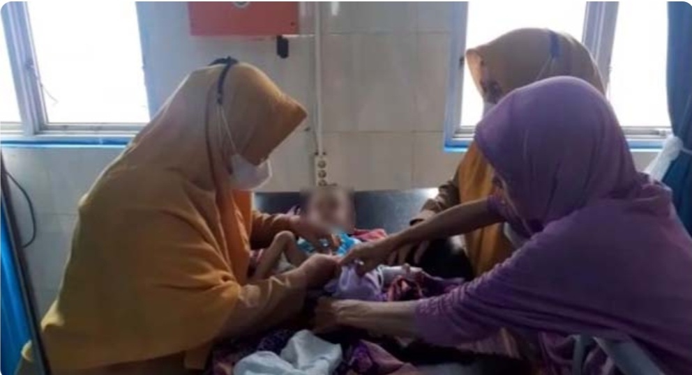 Bayi Perempuan Ditemukan di Depan Teras Rumah Warga di Lahat