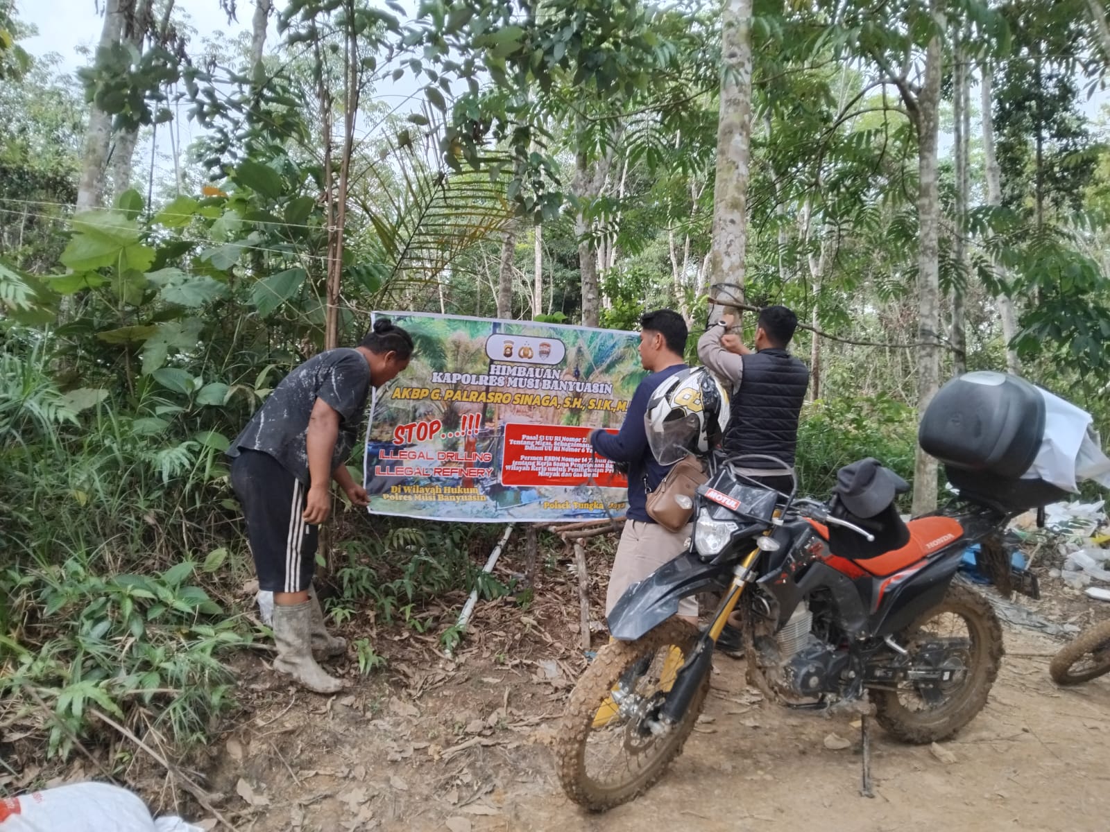 Polsek Tungkal Jaya Gencar Sosialisasi Larangan Ilegal Drilling di Dua Desa, Warga Diminta Hentikan Aktivitas 