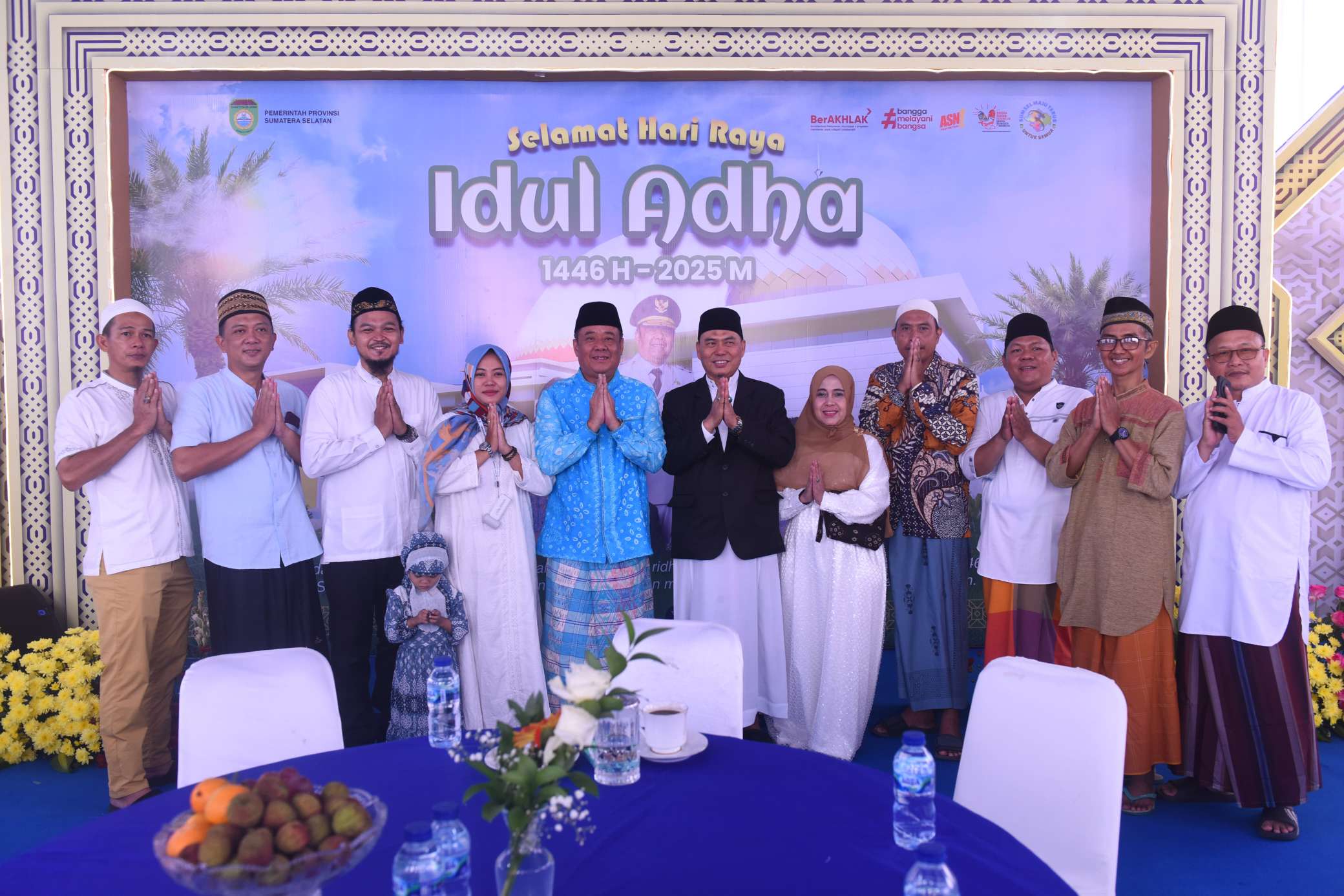 Idul Adha Penuh Keakraban, Wagub Cik Ujang Sambut Ribuan Warga di Open House