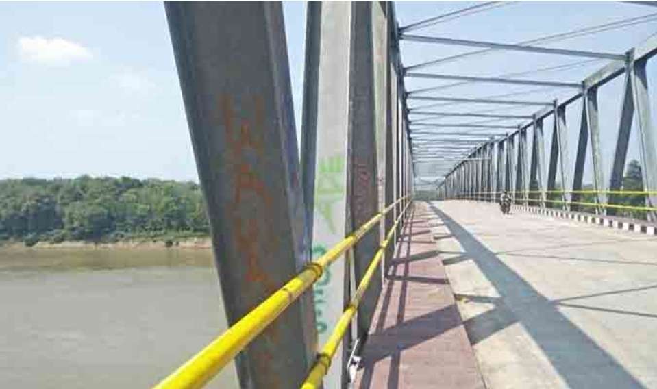 Ulah Tangan Jahil, Besi Jembatan Mangunjaya Dipenuhi Coretan