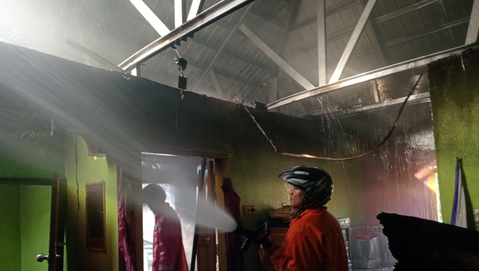 1 Rumah di Kampung Ogan Kota Sekayu Terbakar