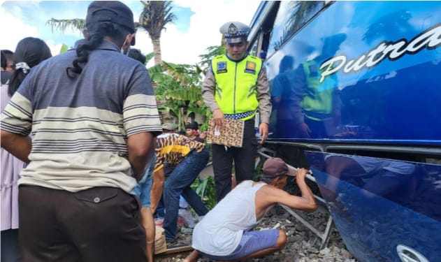 Kecelakaan Kereta Api VS Bus Putra Sulung, Berikut Daftar Sementara Nama dan Alamat Korban 