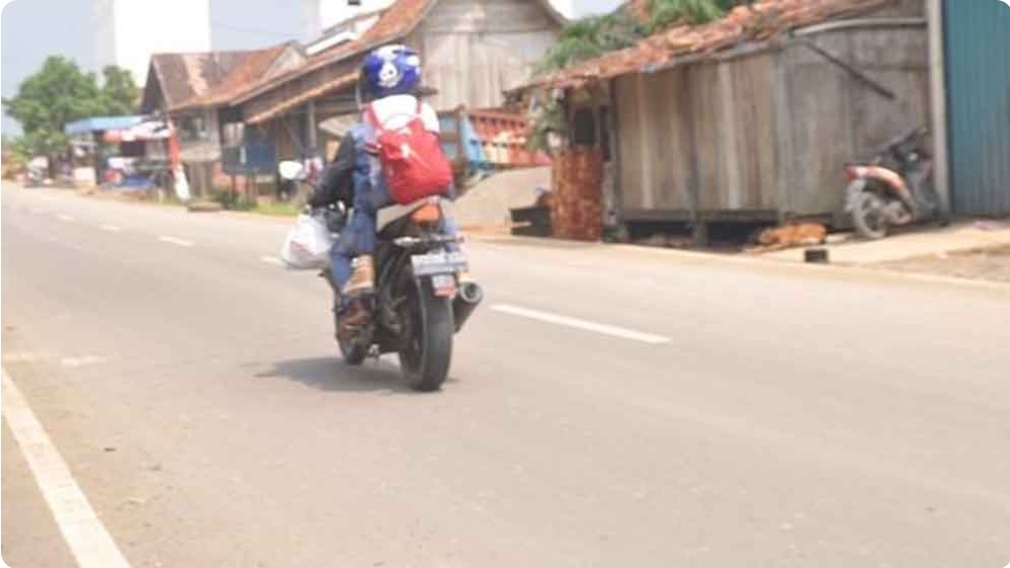 Arus Balik di Jalinteng Sanga Desa, Banyak Dilintasi Pemudik Gunakan Motor 