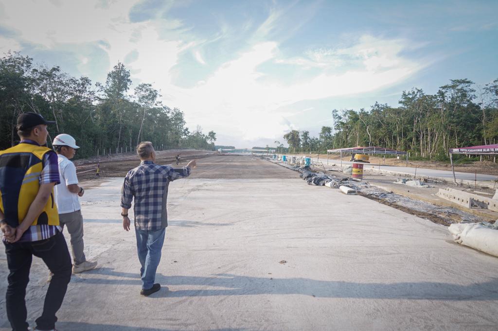 Tinjau Pembangunan Tol, PJ Bupati Muba Optimis Tol Bayung Lencir - Tempino Selesai Tepat Waktu