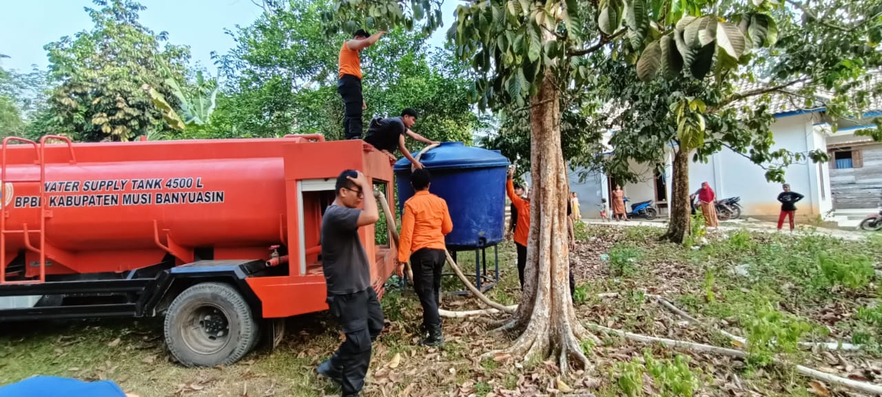 Suplai Air Bersih untuk Warga, Pj Bupati Apriyadi Tugaskan OPD Terkait Sisir Dusun Pelosok di Muba