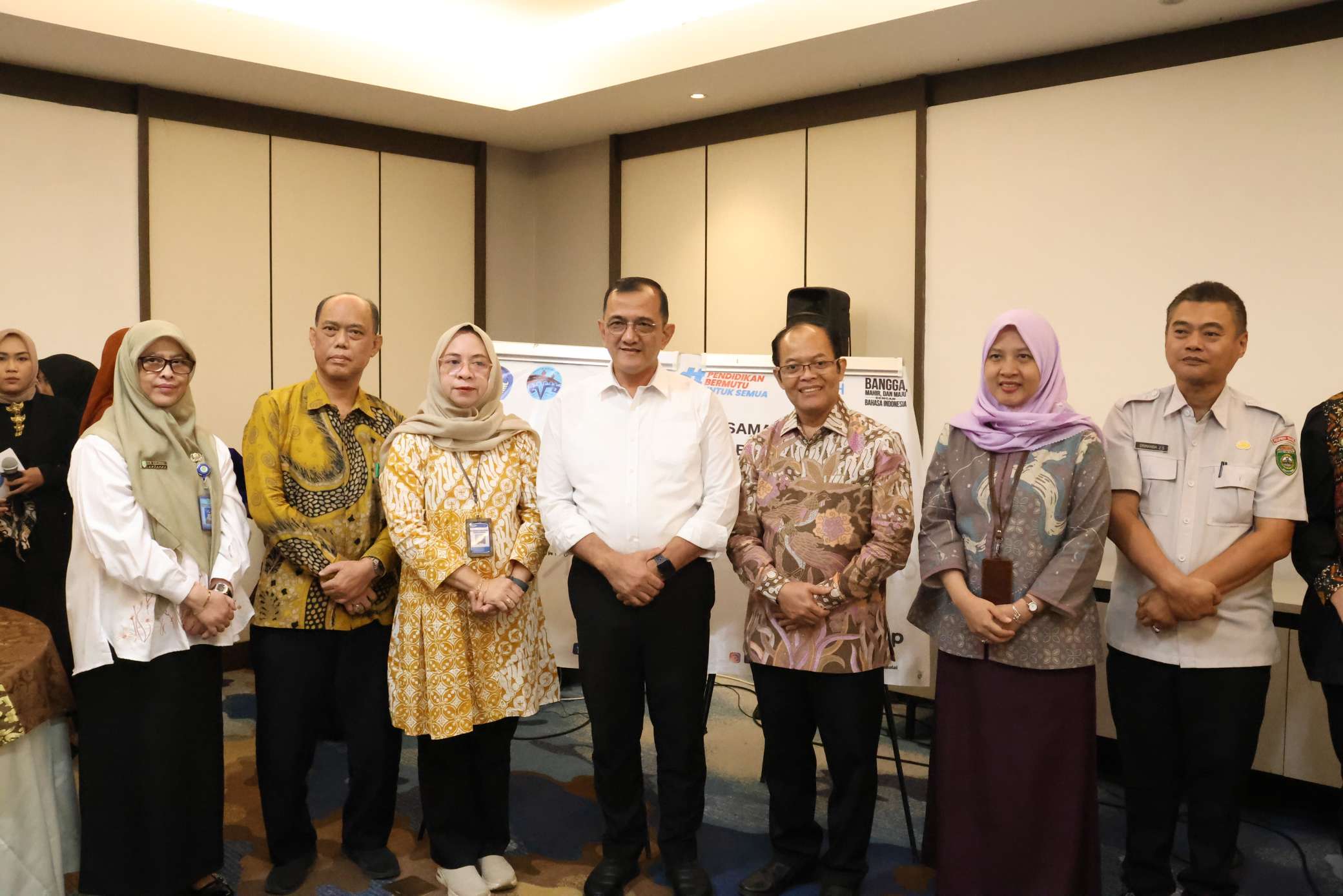 Sekda Sumsel Edward Candra Buka Diskusi Revitalisasi Bahasa Daerah: Cegah Kepunahan, Jaga Identitas