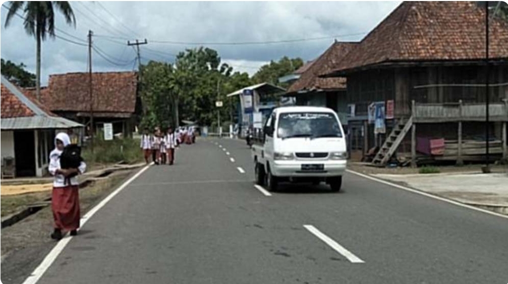 Cegah Kecelakaan, Orang Tua di Sanga Desa Berharap Dibuat Zebra Cross di Sekolah di Sepanjang Jalinteng