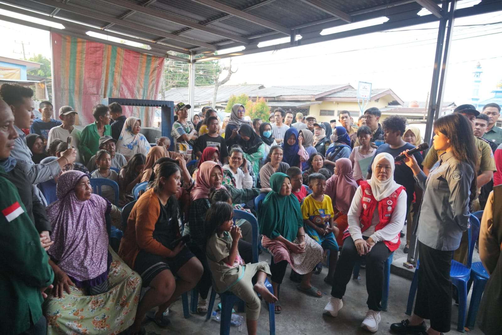 Feby Deru Tinjau Langsung Lokasi Kebakaran di 1 Ulu Palembang, Pastikan Bantuan & Trauma Healing untuk Korban
