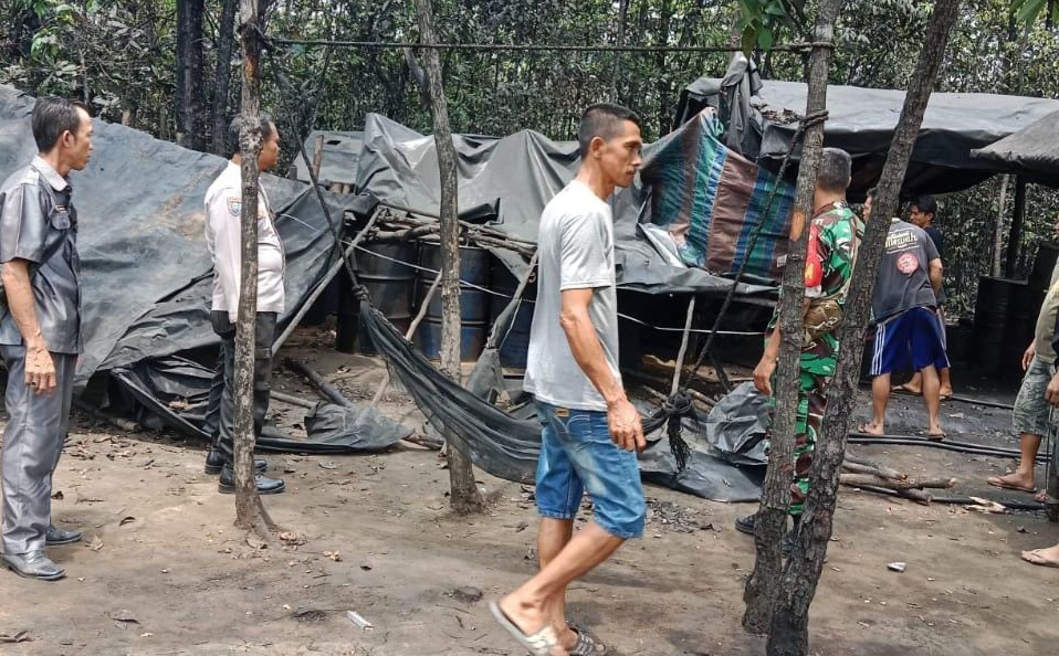 Pemilik Penyulingan Minyak Ilegal di Rimba Ukur Kecamatan Sekayu Bongkar Tempat Usahanya, Ini Penyebabnya