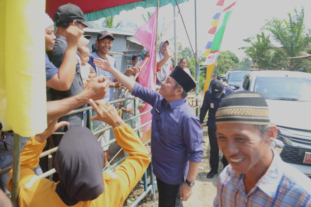 Kunjungi Desa Sukaraya Musirawas, Herman Deru  Tinjau  Pembangunan Ponpes Pesantren Baitul Huda