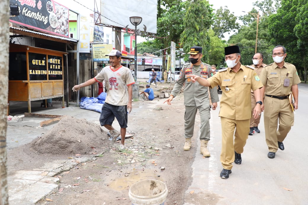 Pj Bupati Warning Seluruh Kontraktor Harus Bekerja Sesuai Spek 