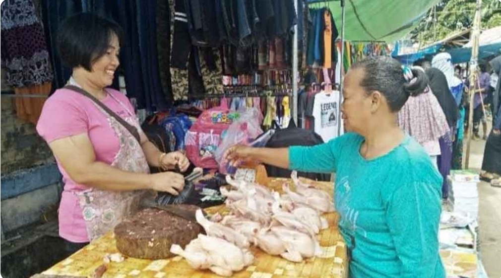Usai Lebaran, Emak-Emak di Sanga Desa Dibuat Pusing Harga Ayam Masih Tinggi