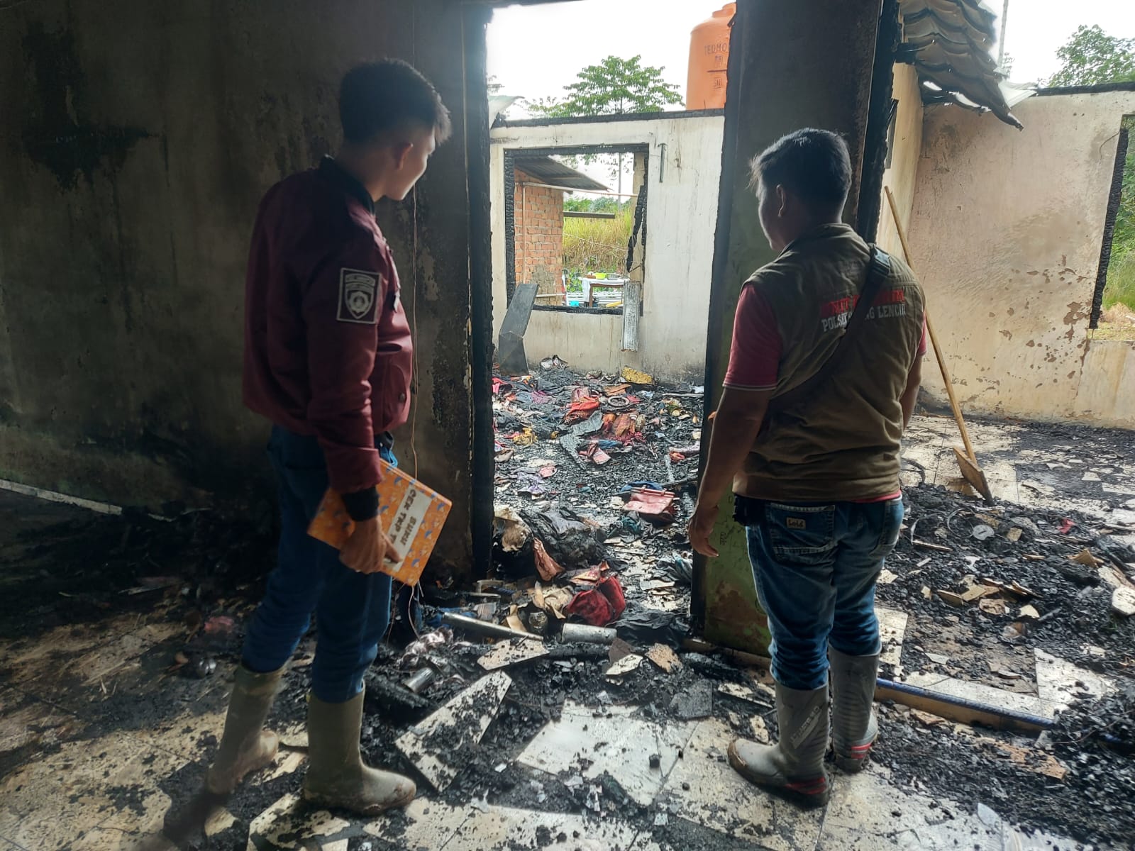 Dibalik Olah TKP Kebakaran Rumah Kades Muara Medak, Ada Perjuangan Kapospol dan Unit Reskrim Menuju Ke Lokasi