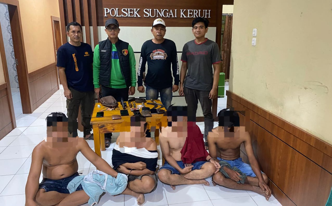 Polsek Sungai Keruh Amankan 5 Orang, Kedapatan Bawa Sajam, Senpi Hingga Narkoba