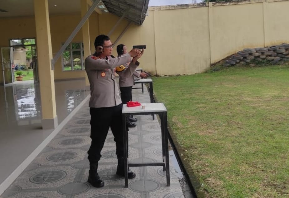 Tingkatkan Kemampuan Menembak, Jajaran Polres Muba Gelar Latihan di Lapangan Tembak Wicaksana Legawa