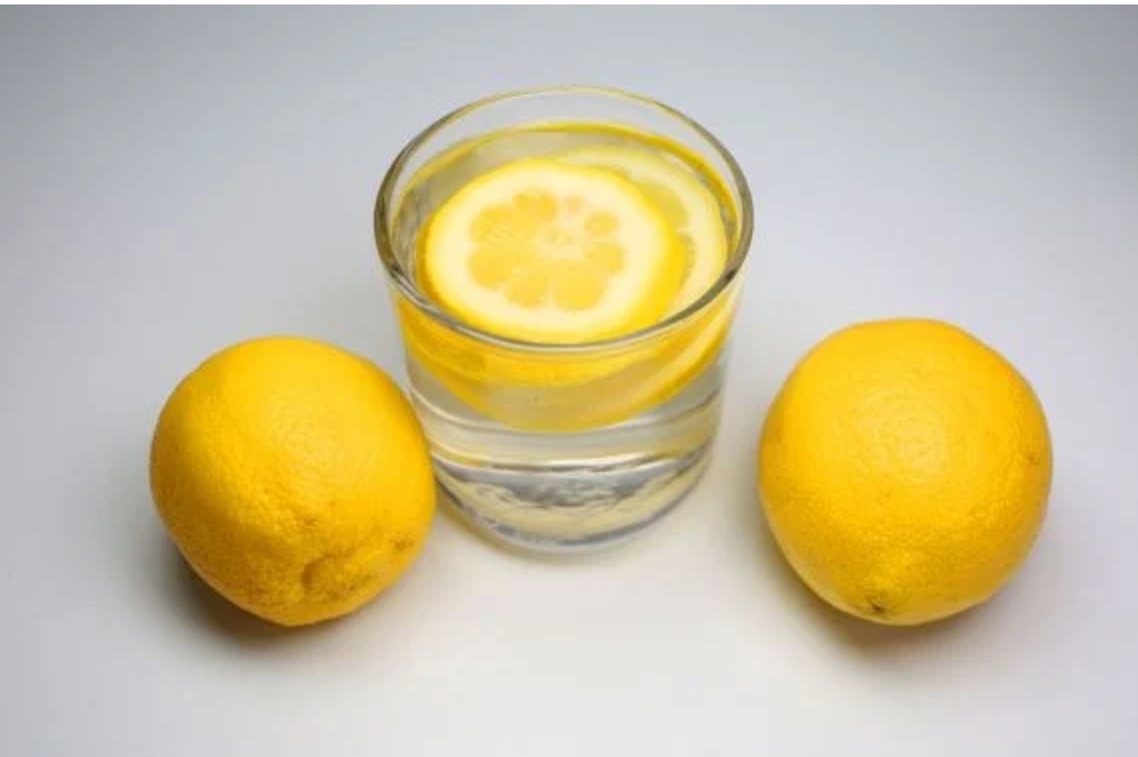 9 Manfaat Rutin Minum Jus Lemon Campur Madu, Wanita Pasti Ketagihan