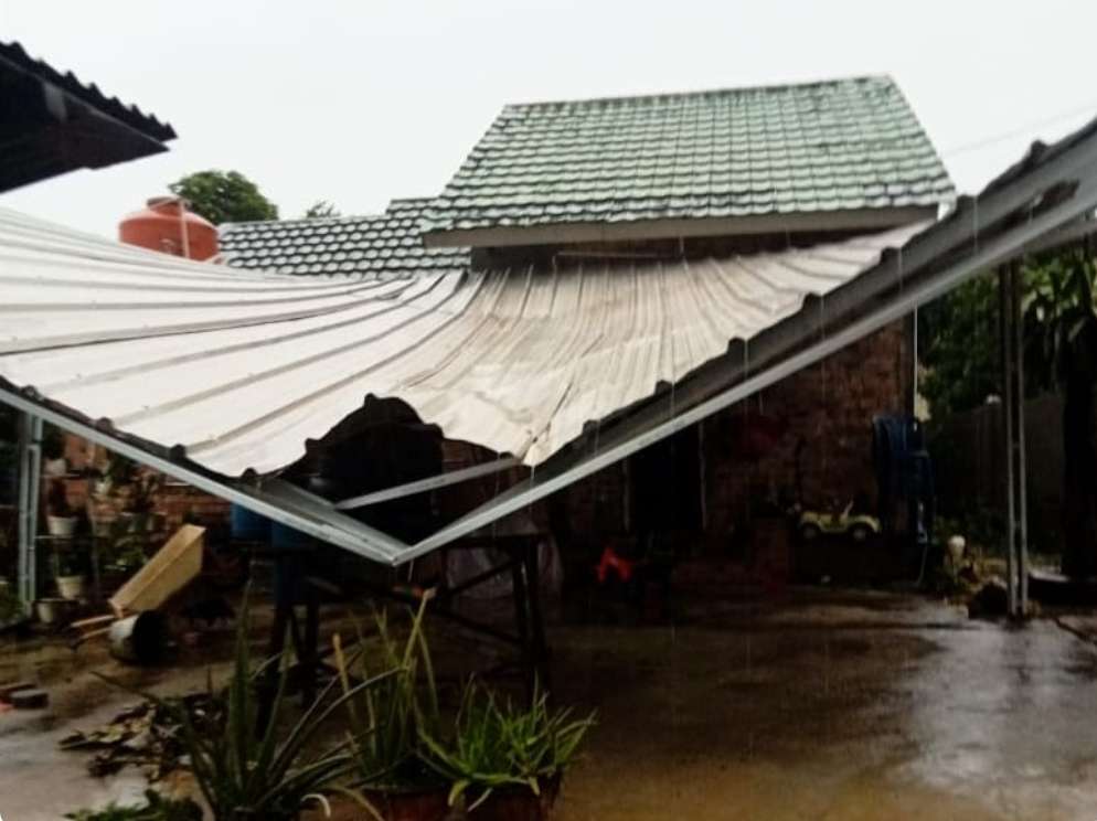 Puluhan Rumah di Prabumulih Rusak Akibat Angin Puting Beliung