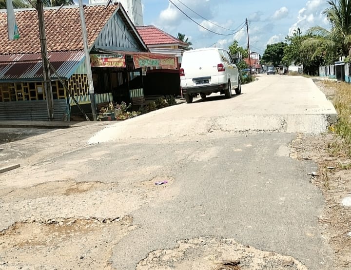 Masyarakat Berharap Perbaikan Jalan Dilanjutkan