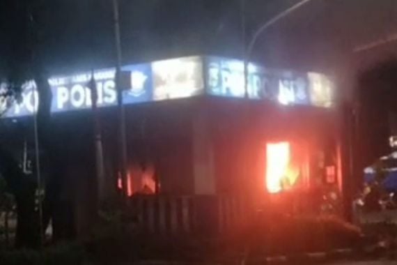 Detik-detik Pos Polisi di Makassar Diserang-Dibakar OTK, Berikut 5 Faktanya!