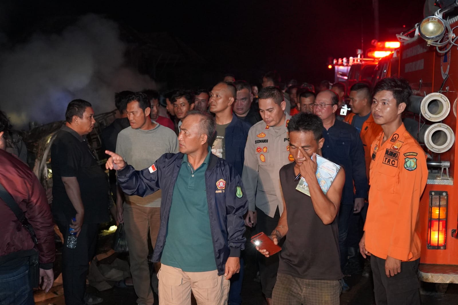 Kapolres Datangi TKP Kebakaran di Desa Talang Leban, Intruksikan Kejar Sopir dan Pemilik Minyak