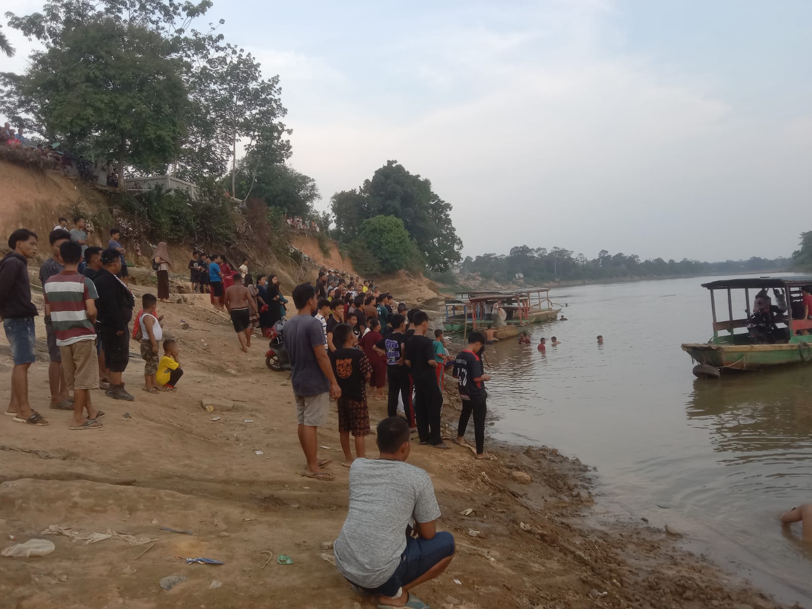 Diduga Terseret Arus Sungai Musi Remaja Putri di Desa Keban 1 Ditemukan Tewas