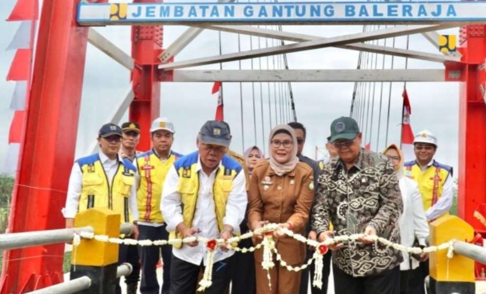 Jembatan Gantung Ini Diresmikan, Konektivitas Desa di Subang dan Indramayu Semakin Lancar