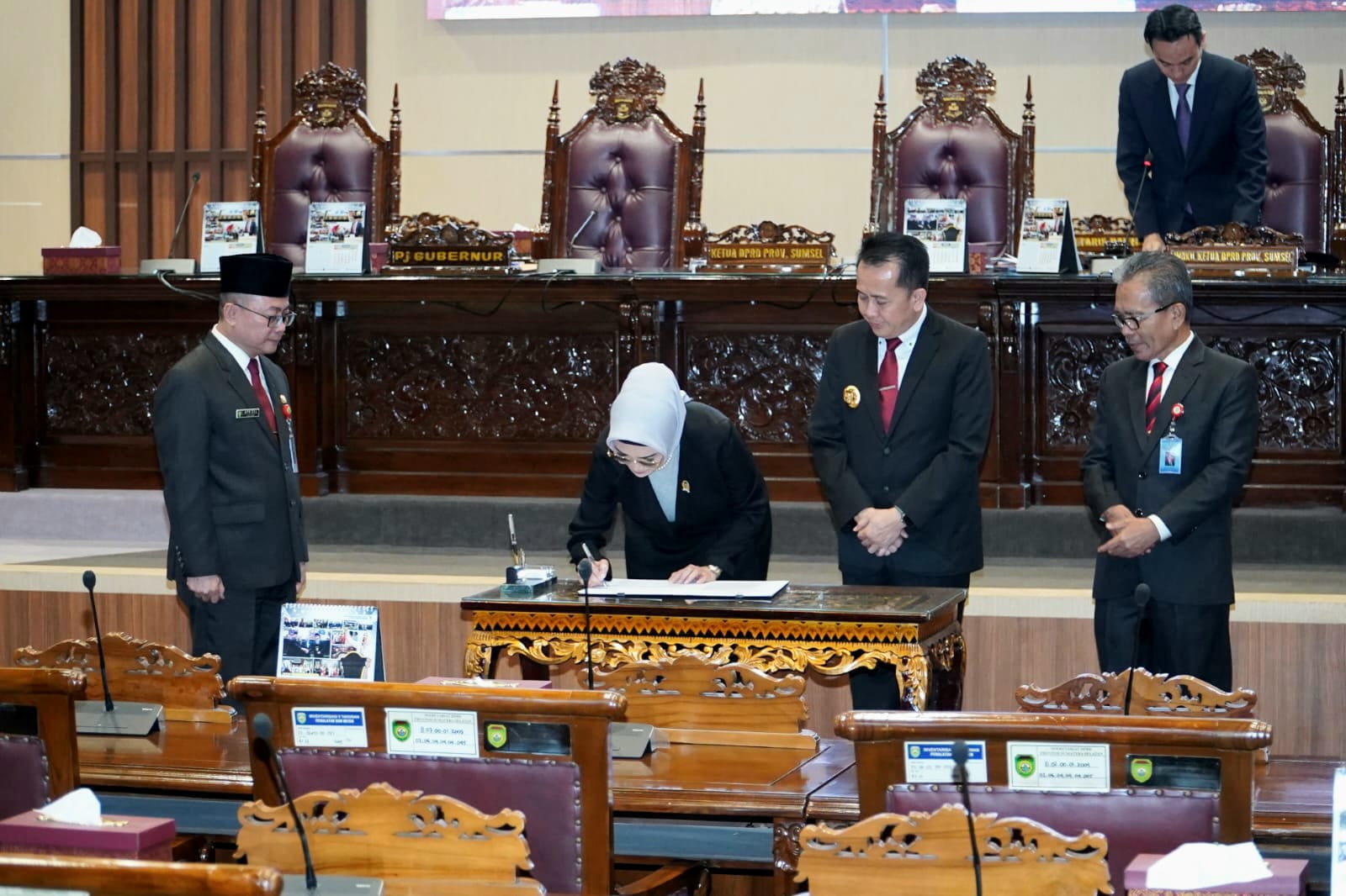 Pj Gubernur Sumsel Hadiri Paripurna Perubahan dan Penambahan Propemperda Inisiatif DPRD dan Usulan Pemprov
