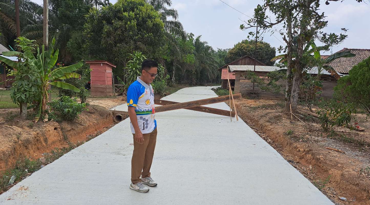Desa Mulyo Rejo Dapat Bantuan Cor Jalan Beton, Hampir 200 Meter, Dari Dana APBD Muba