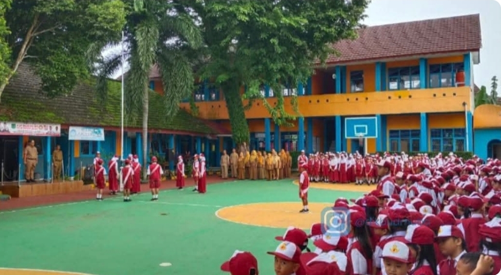 Awali Tahun 2026, SDN 8 Sekayu Gelar Upacara Bendera Bersama Sekretaris Disdikbud Muba