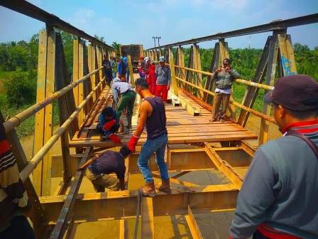 Bantuan Gubernur, Jembatan Tanah Kering Segera Dibangun  